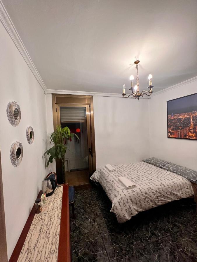 Room Familiar Sants Barcelona Buitenkant foto