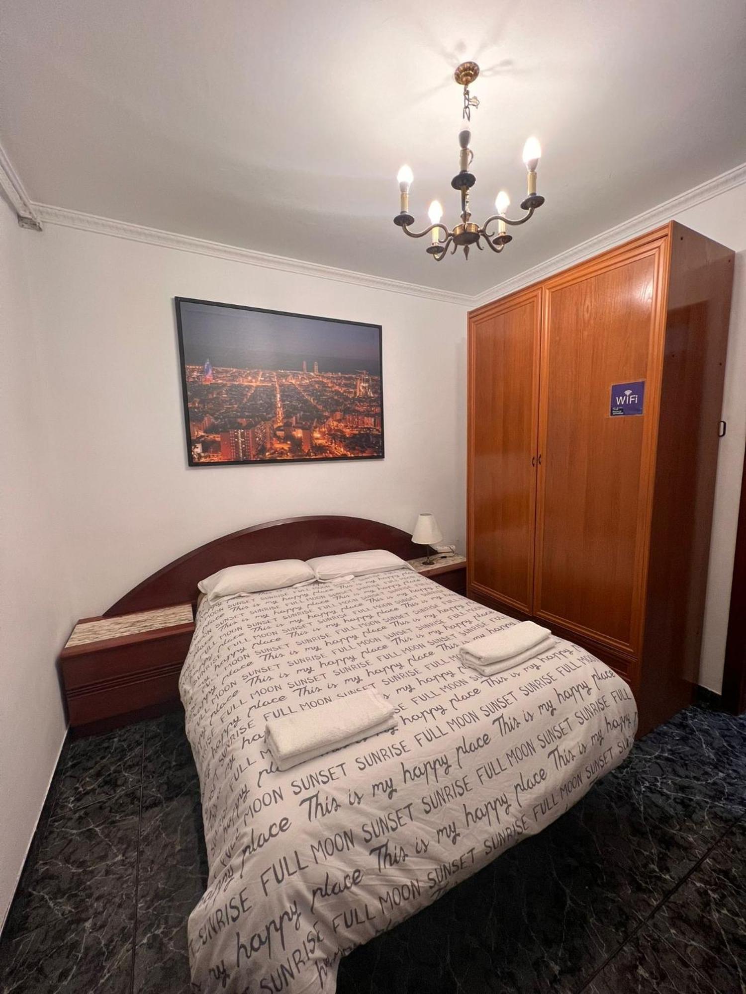 Room Familiar Sants Barcelona Buitenkant foto
